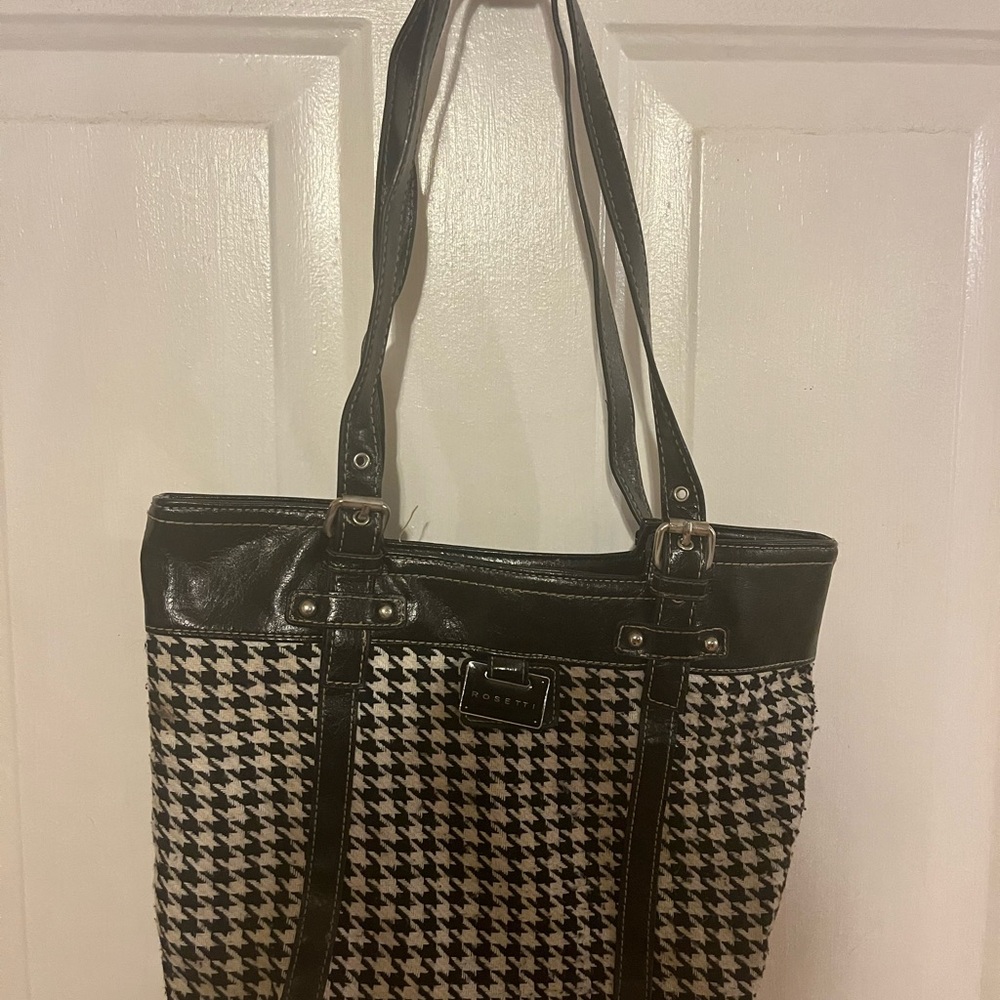 ROSETTI POCKETBOOK BLACK AND WHITE NWOT
